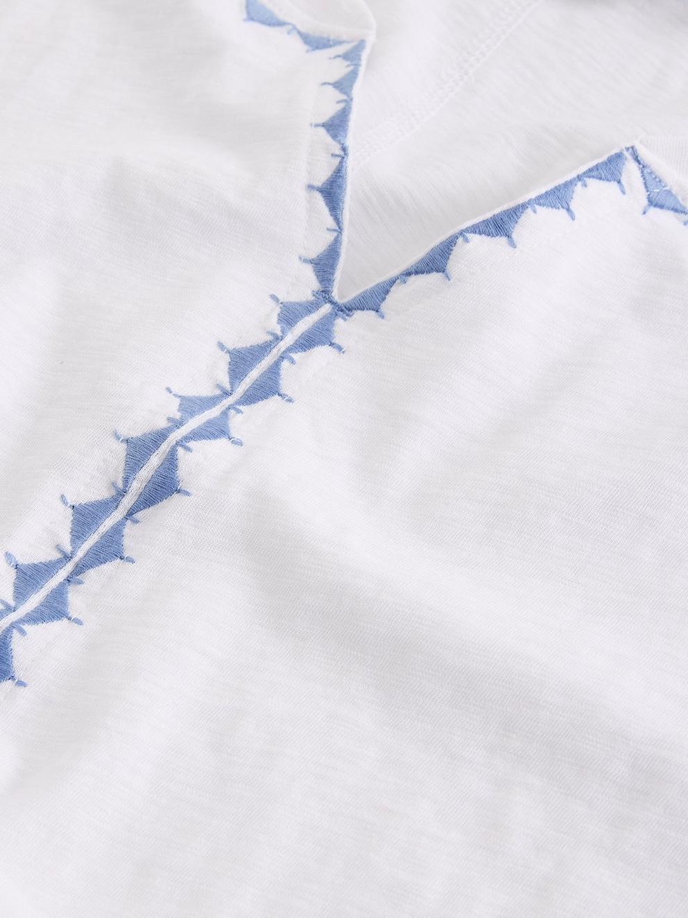 Nelly Plain Embroidered Tee