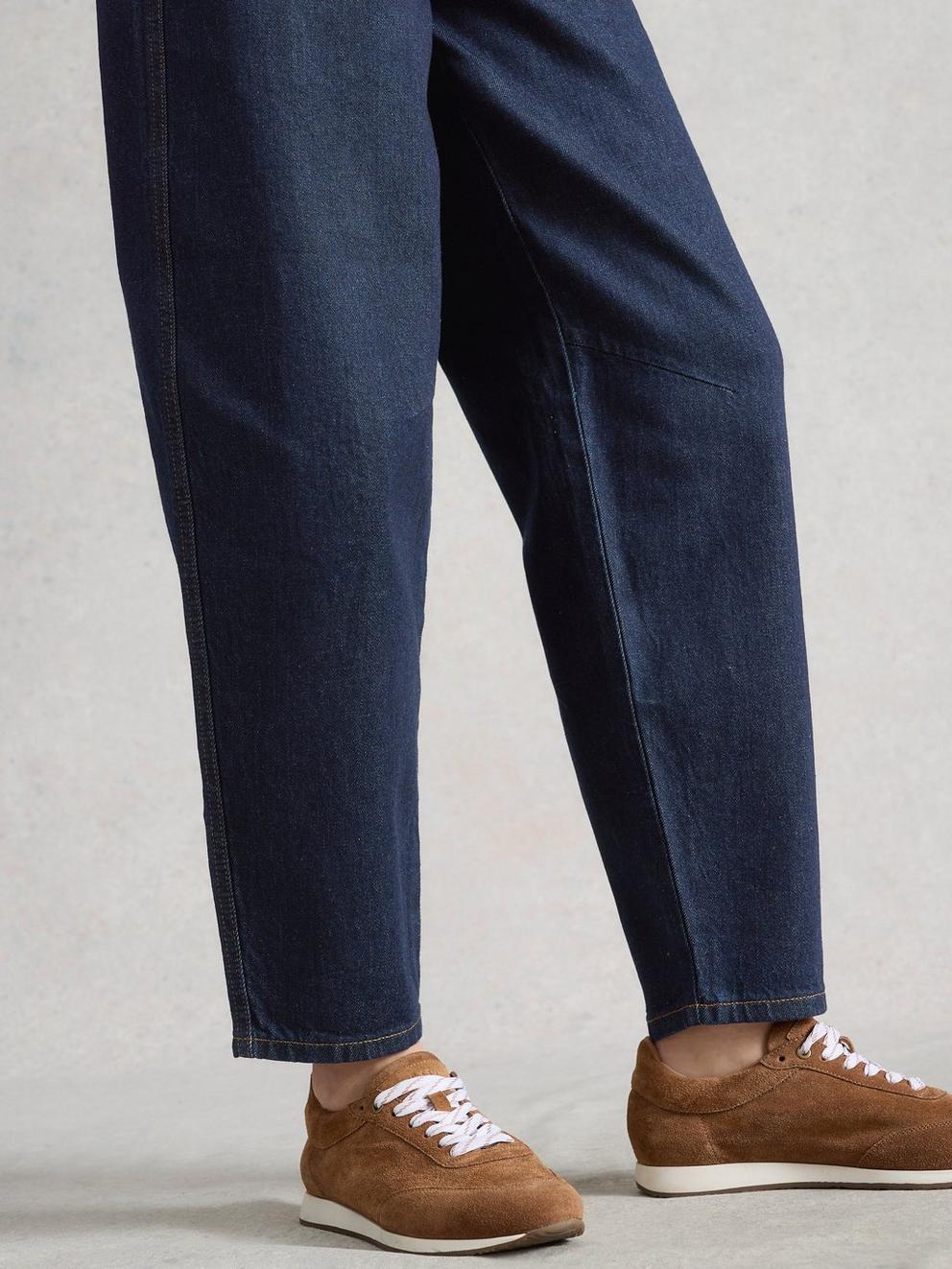 Aubrey Barrel Leg Jean