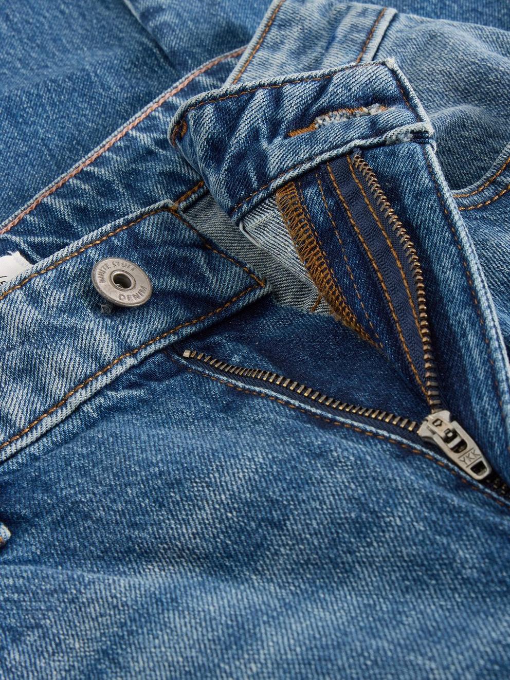 Aubrey Barrel Leg Jean