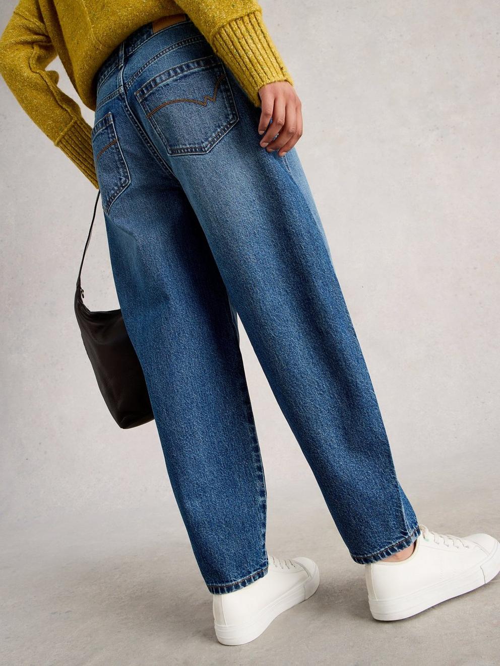 Aubrey Barrel Leg Jean