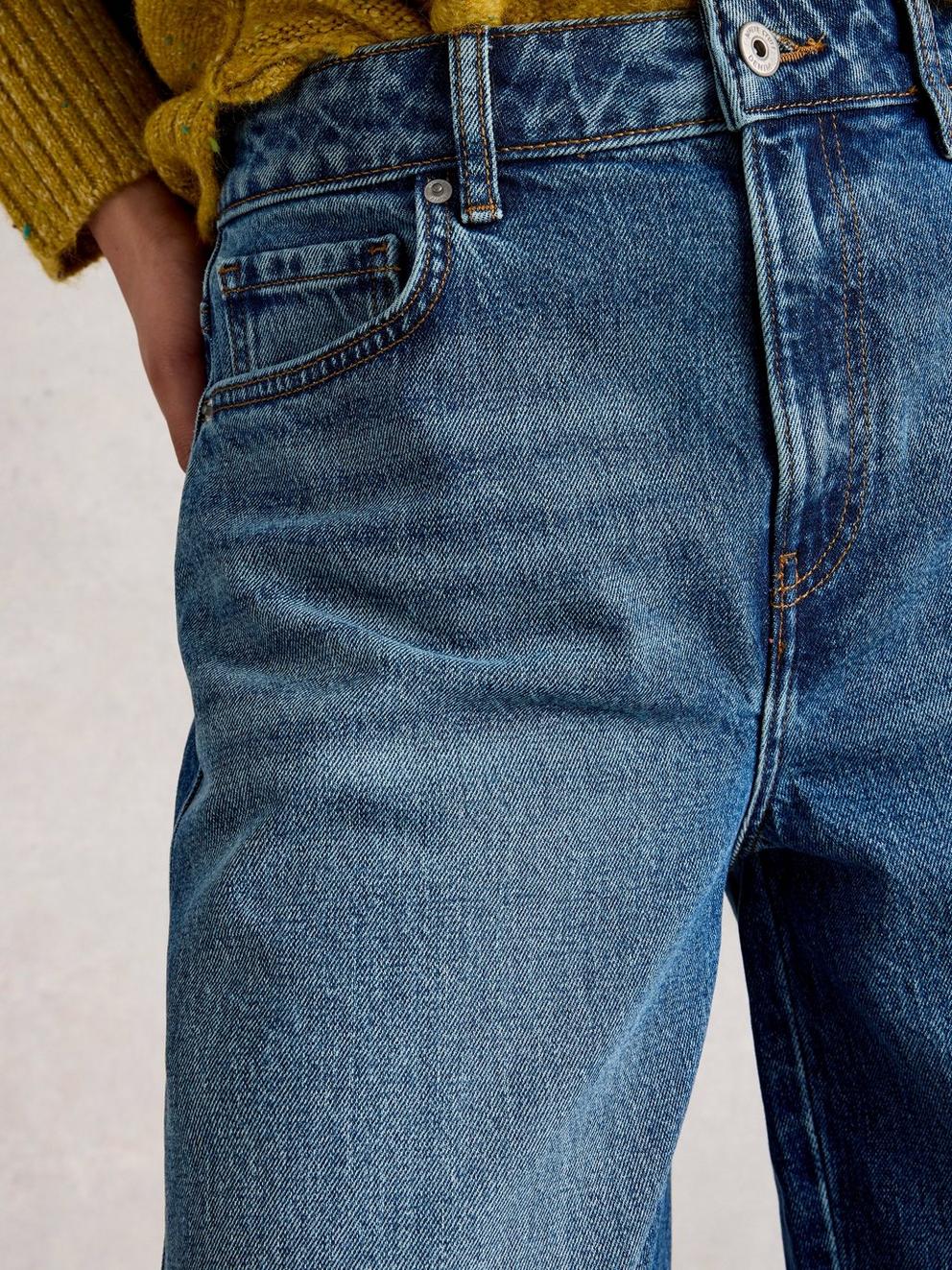 Aubrey Barrel Leg Jean