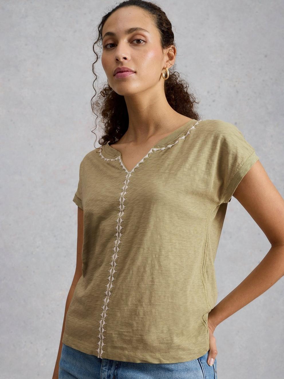 Nelly Plain Embroidered Tee