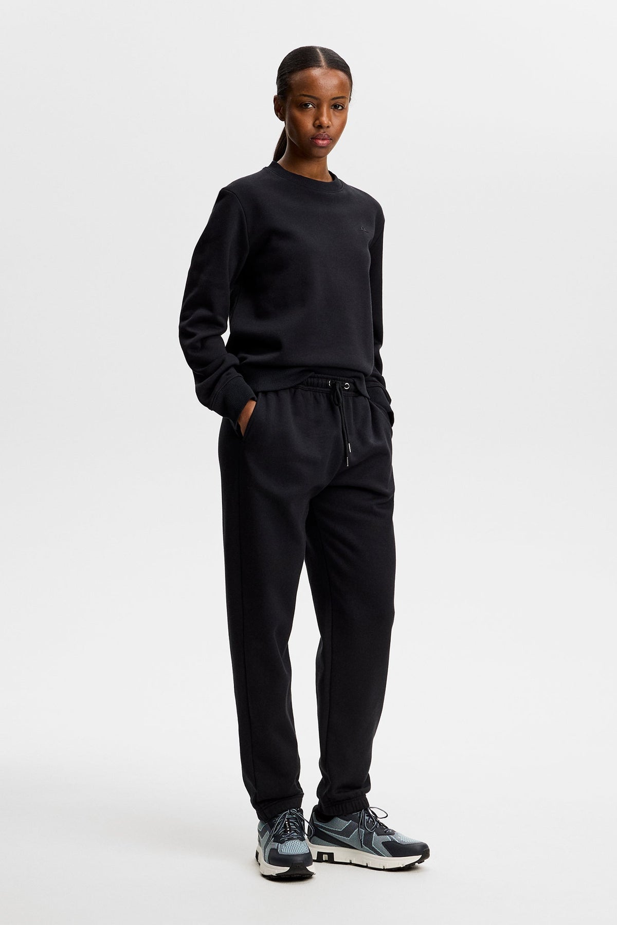 Nova Crew Neck / Black